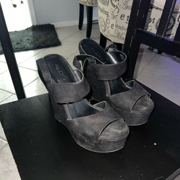 ALDO suede wedges - Picture 2 of 6